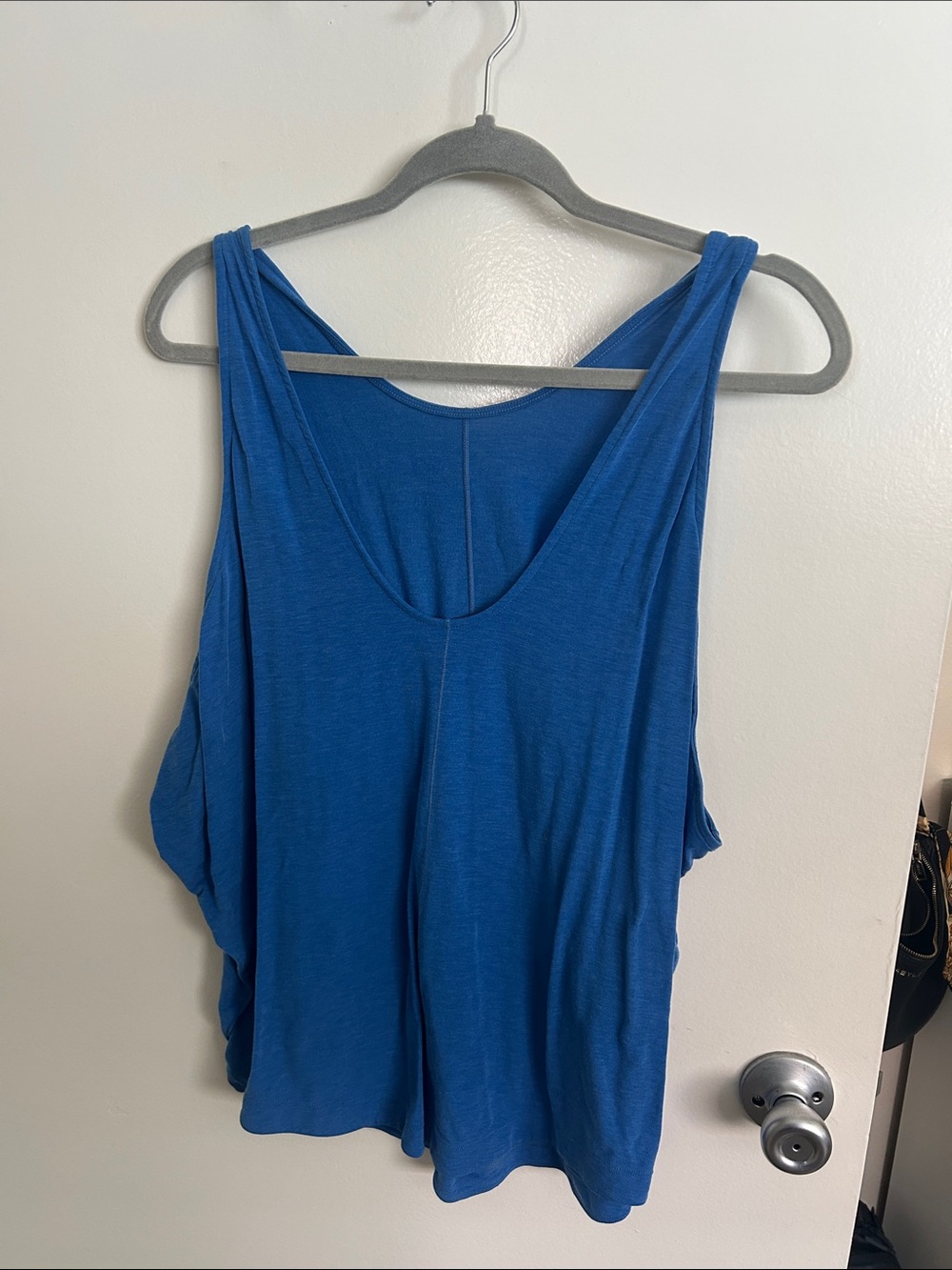 Women’s Relaxed Scoop Neck Tank Top - Blue - Low Arm Cut sleeves